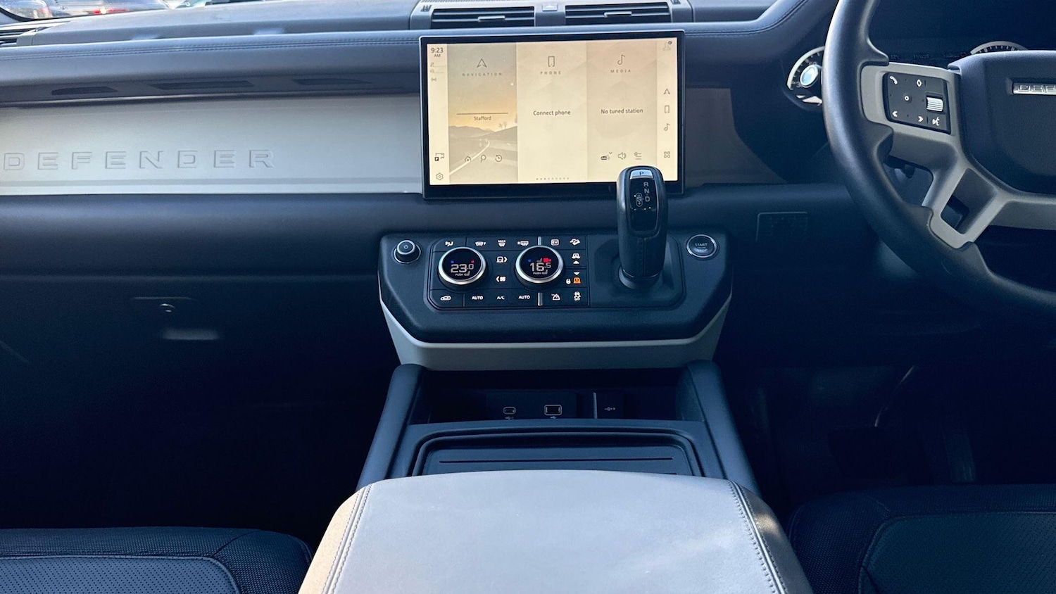 Used Land Rover Defender 2023 for sale - 76985238: Photo 15