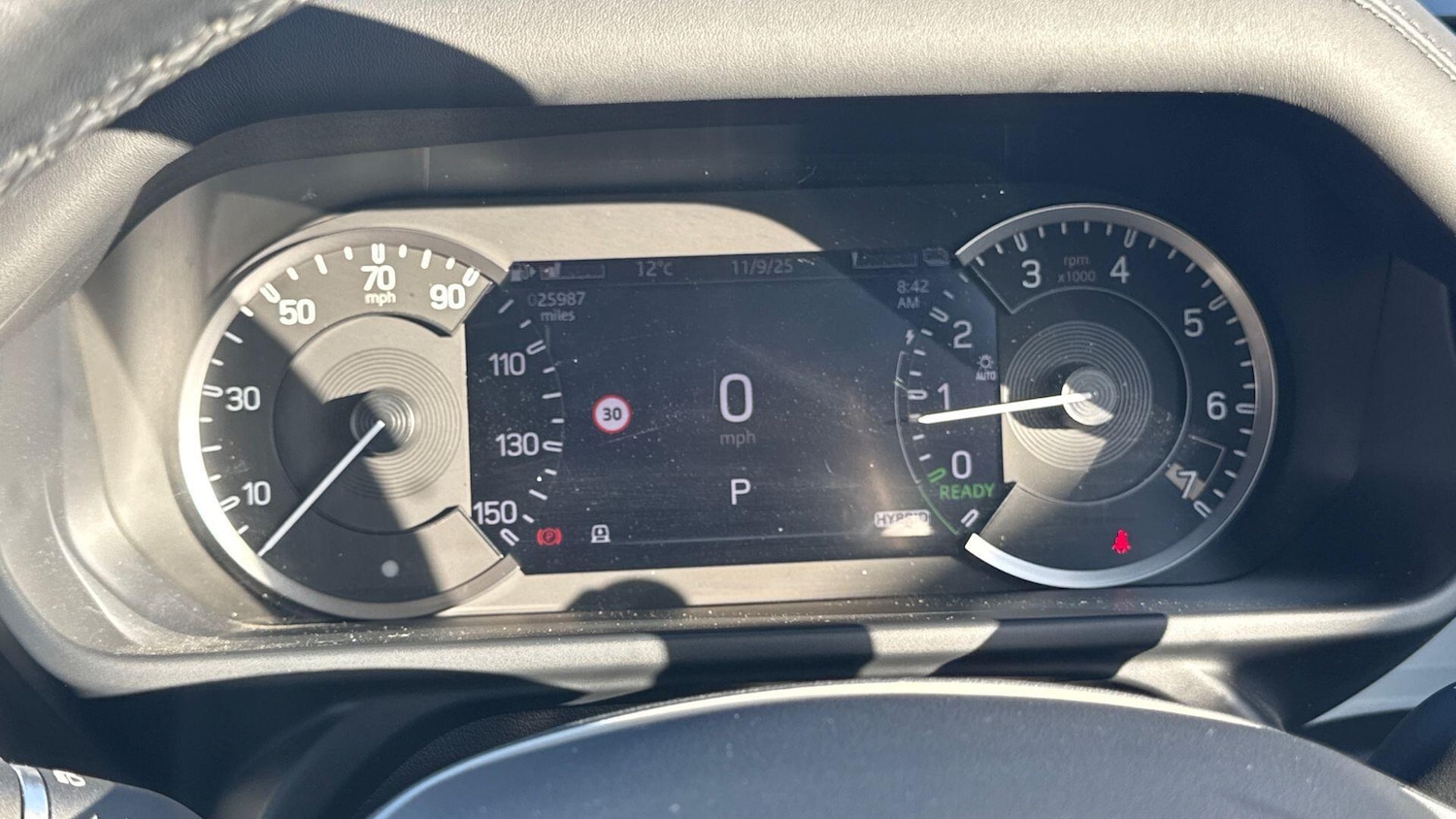 Used Land Rover Defender 2023 for sale - 76985238: Photo 17