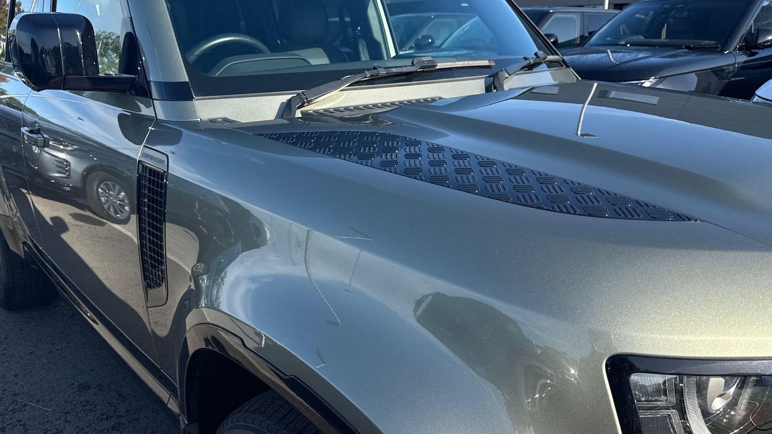 Used Land Rover Defender 2023 for sale - 76985238: Photo 21