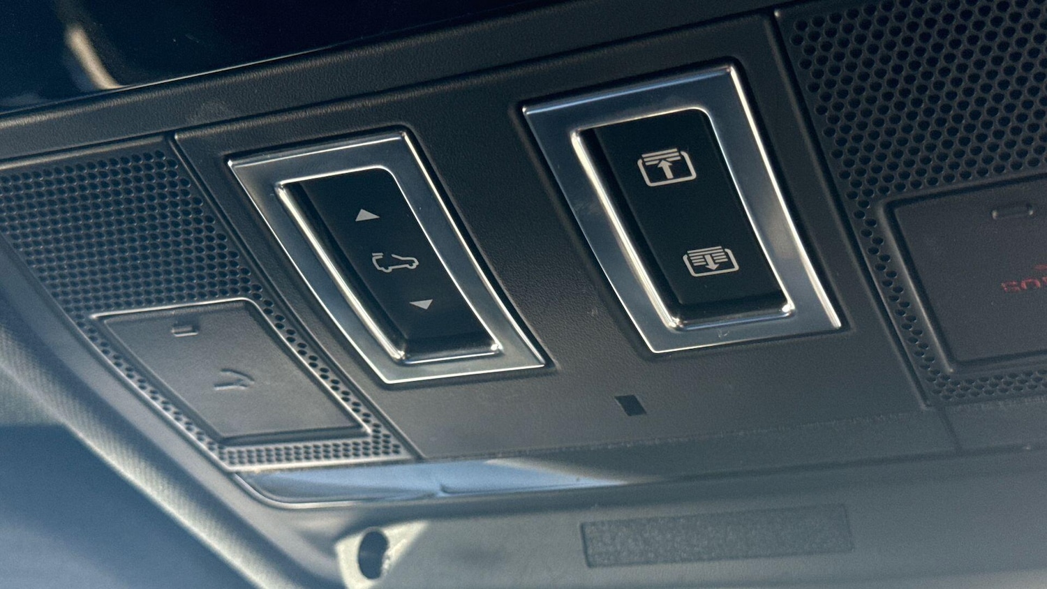 Used Land Rover Defender 2023 for sale - 76985238: Photo 22