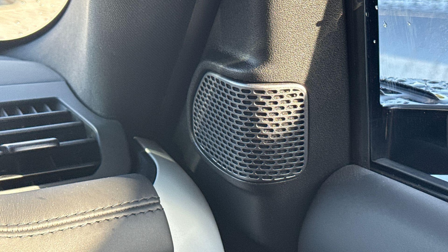 Used Land Rover Defender 2023 for sale - 76985238: Photo 23