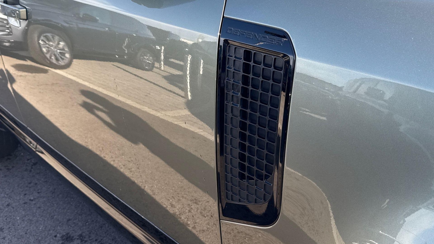 Used Land Rover Defender 2023 for sale - 76985238: Photo 27