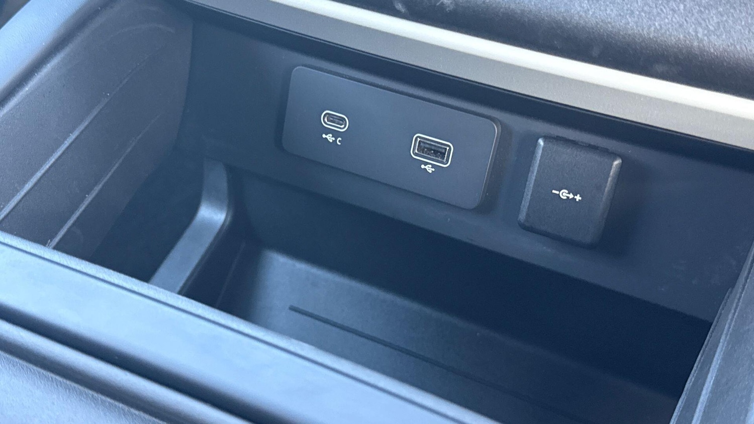 Used Land Rover Defender 2023 for sale - 76985238: Photo 30