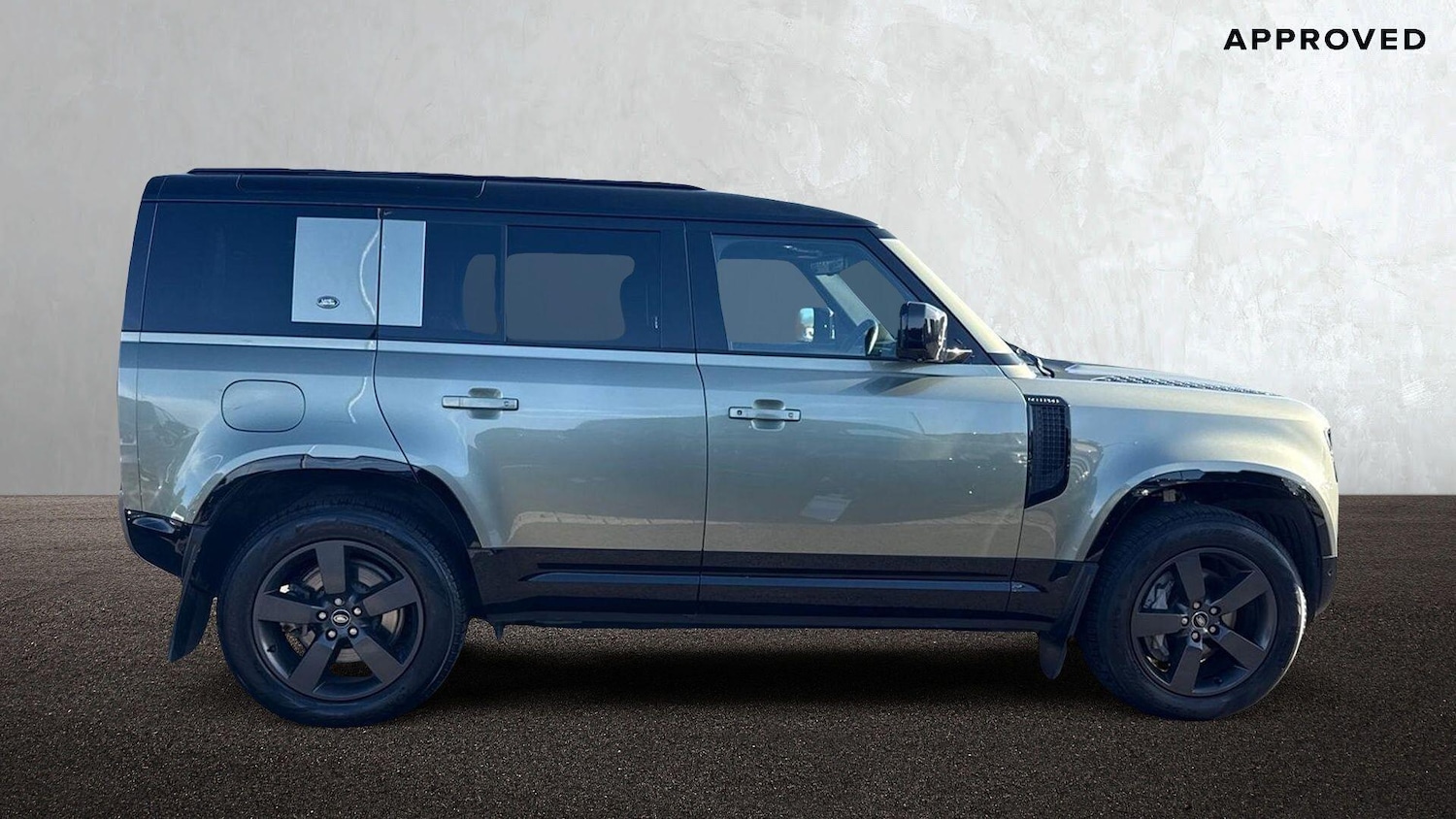 Used Land Rover Defender 2023 for sale - 76985238: Photo 6