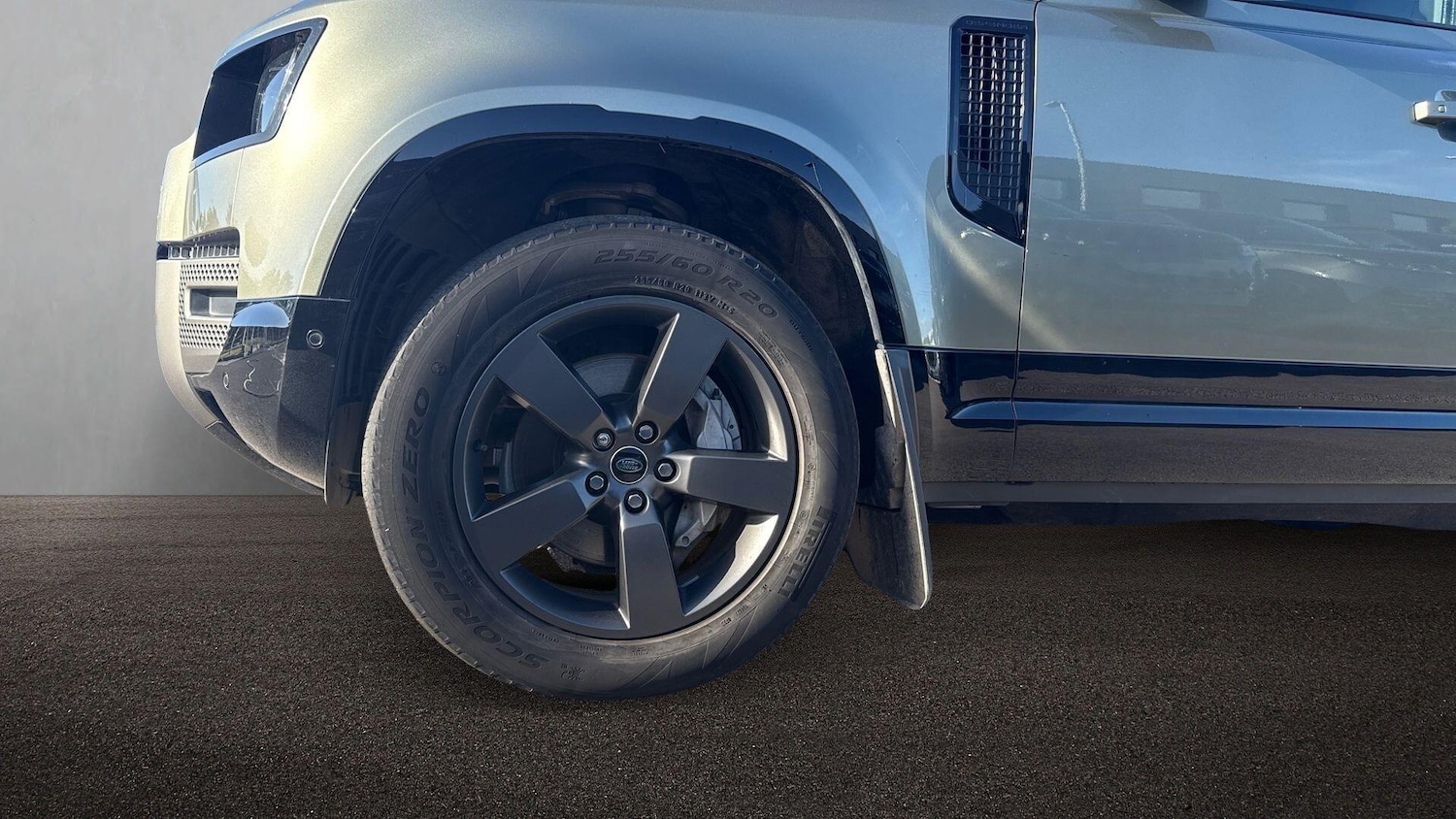 Used Land Rover Defender 2023 for sale - 76985238: Photo 9