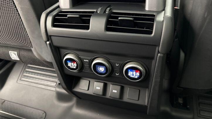 Used Land Rover Defender 2023 for sale - 77226540: Photo 18