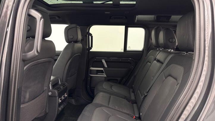 Used Land Rover Defender 2023 for sale - 77226540: Photo 4