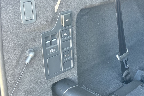Used Land Rover Discovery 2025 for sale - 74764236: Photo 32