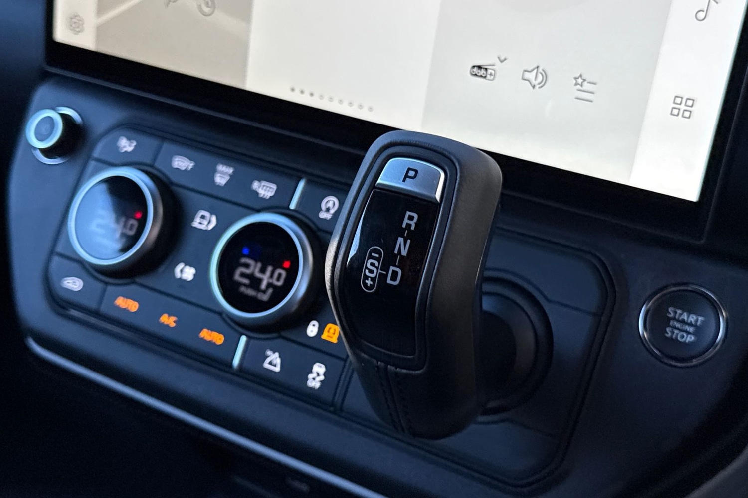 Used Land Rover Defender 2025 for sale - 76697651: Photo 14