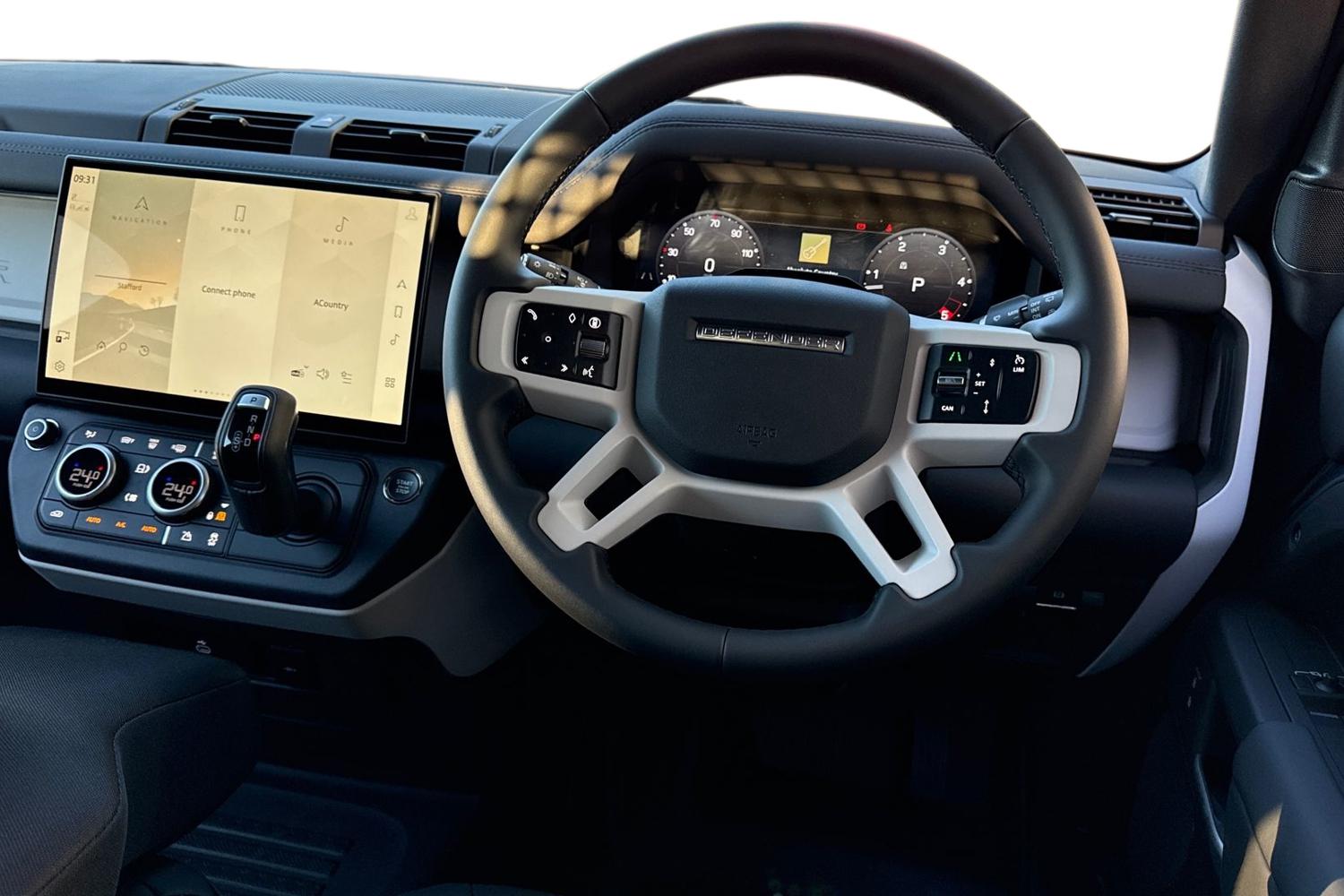 Used Land Rover Defender 2025 for sale - 76697651: Photo 16