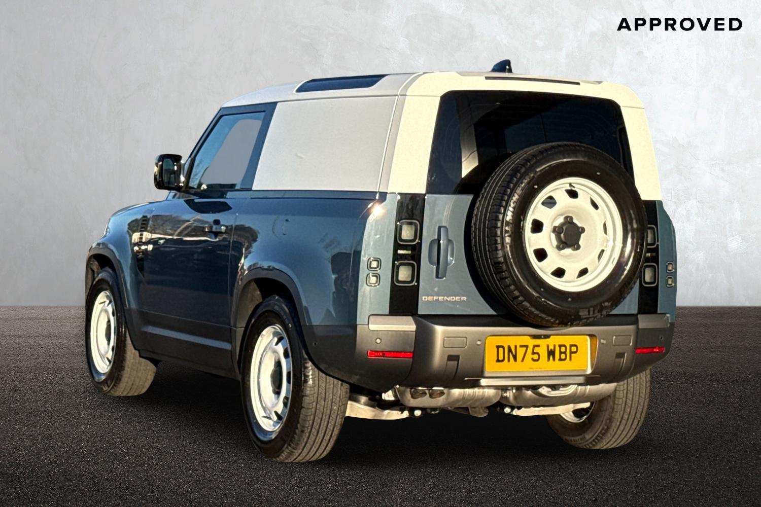 Used Land Rover Defender 2025 for sale - 76697651: Photo 2