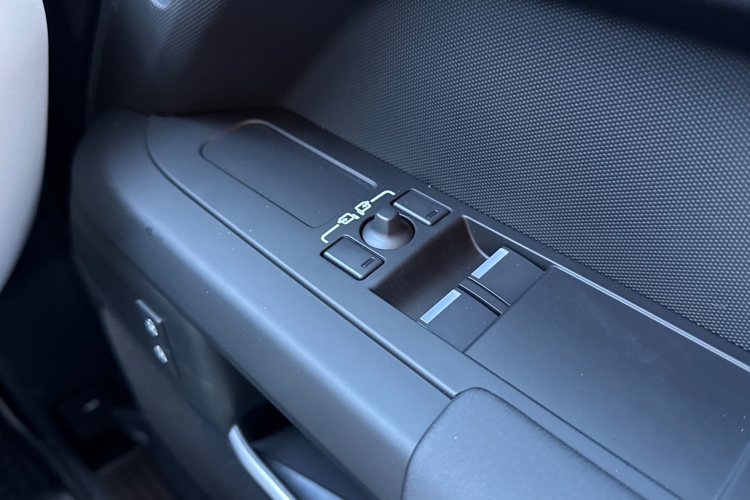 Used Land Rover Defender 2025 for sale - 76697651: Photo 26