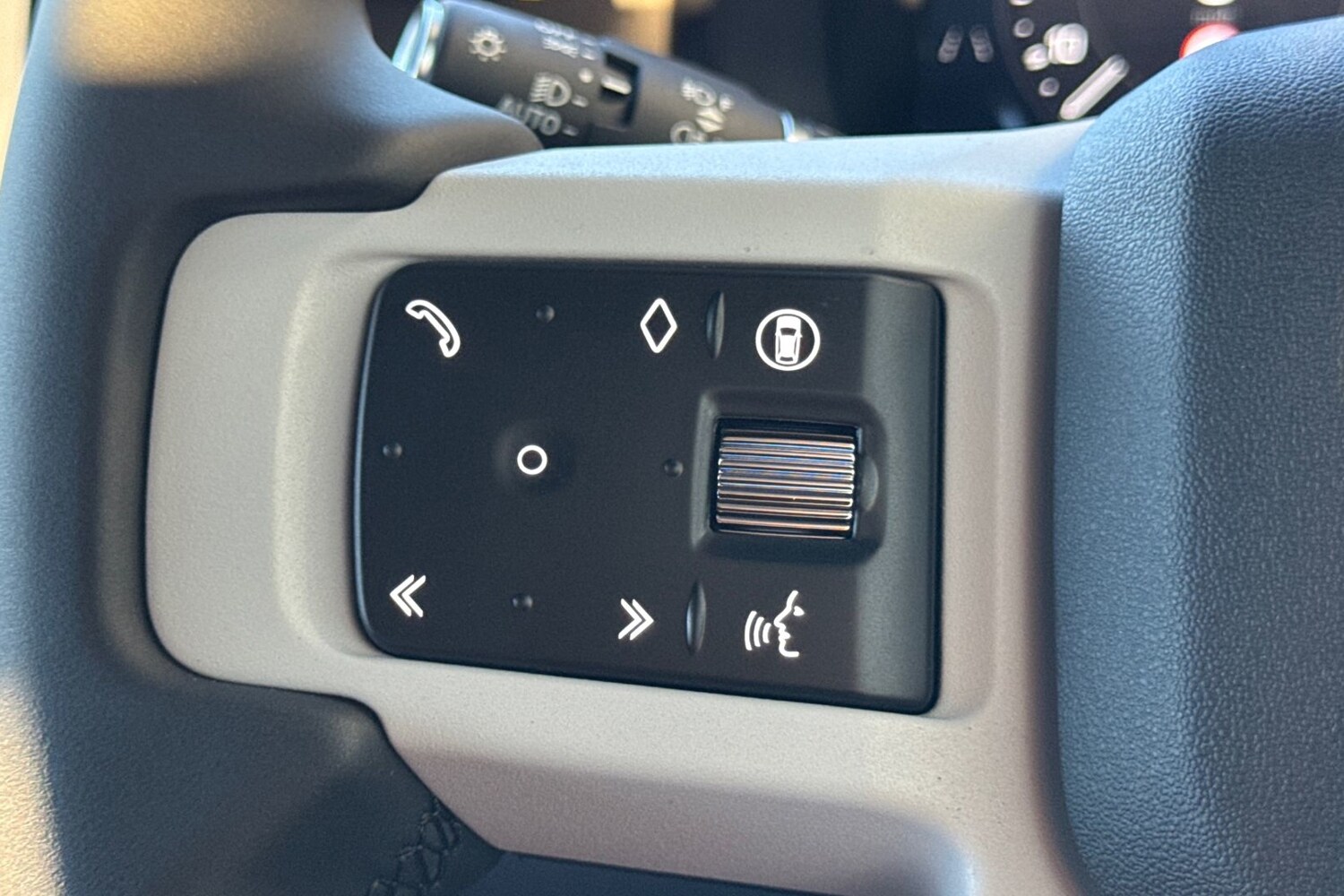 Used Land Rover Defender 2025 for sale - 76697651: Photo 36