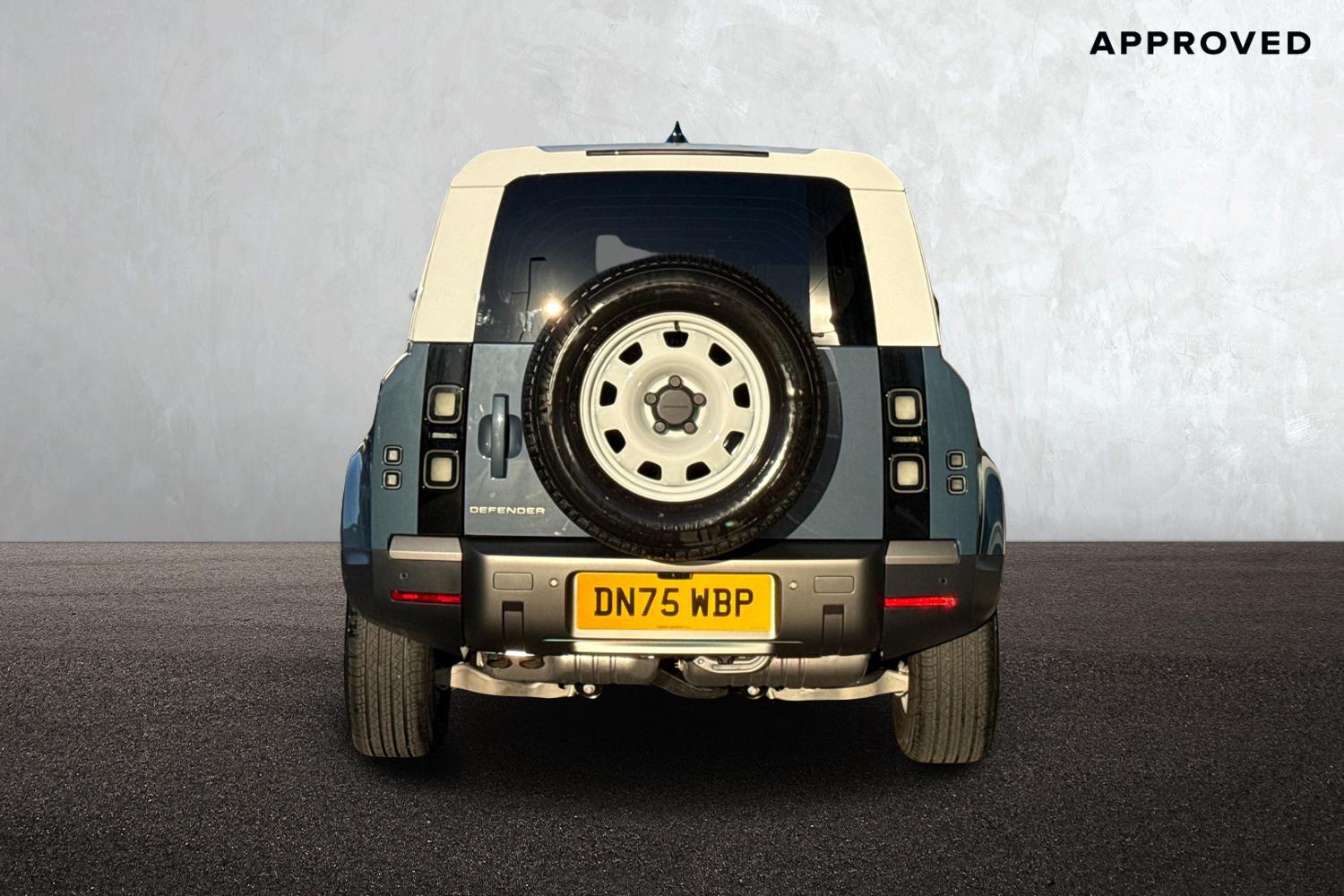 Used Land Rover Defender 2025 for sale - 76697651: Photo 7