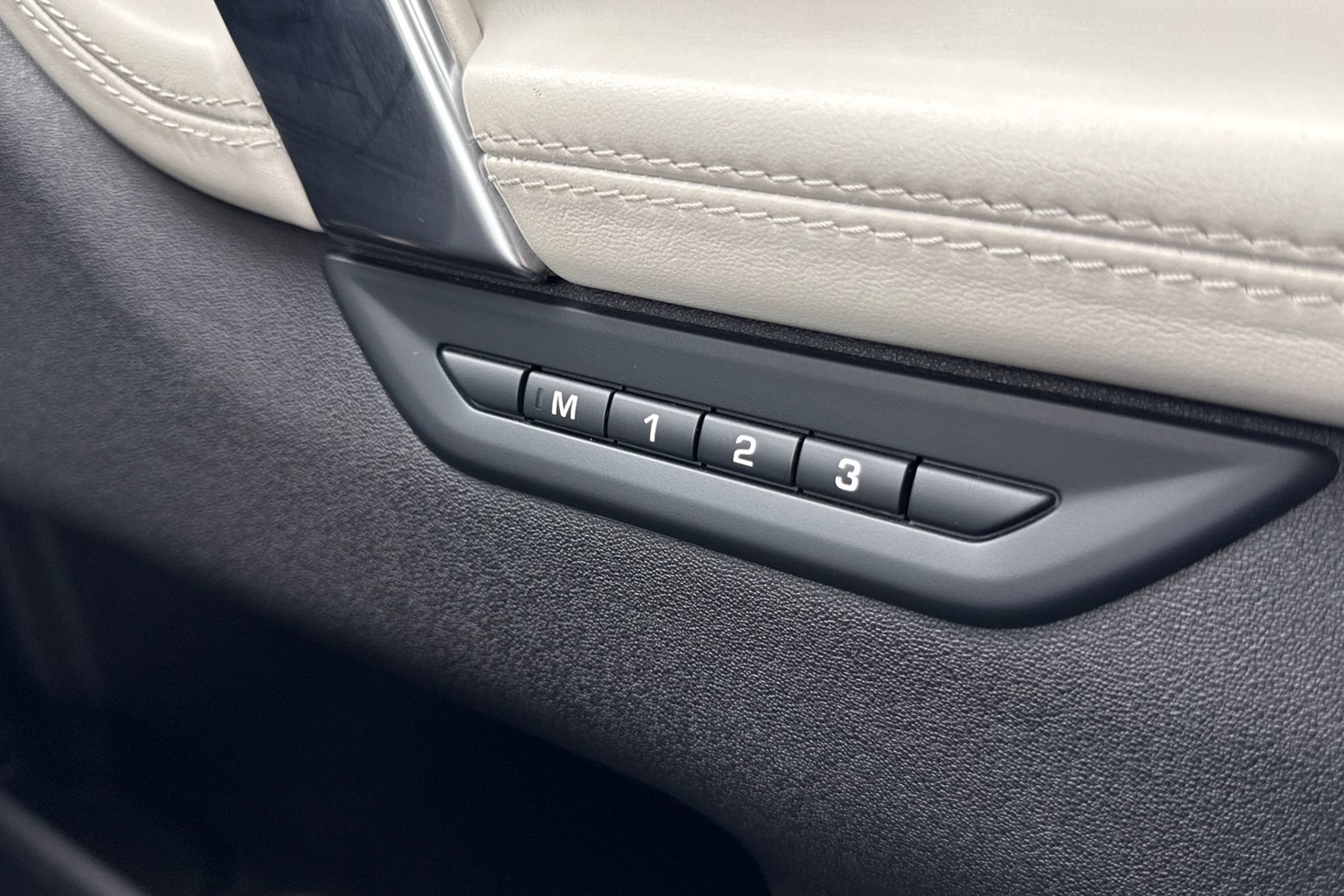 Used Land Rover Discovery Sport 2024 for sale - 76460946: Photo 26