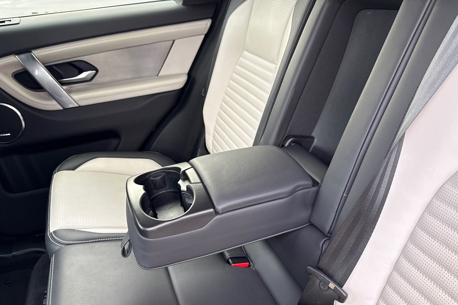 Used Land Rover Discovery Sport 2024 for sale - 76460946: Photo 31