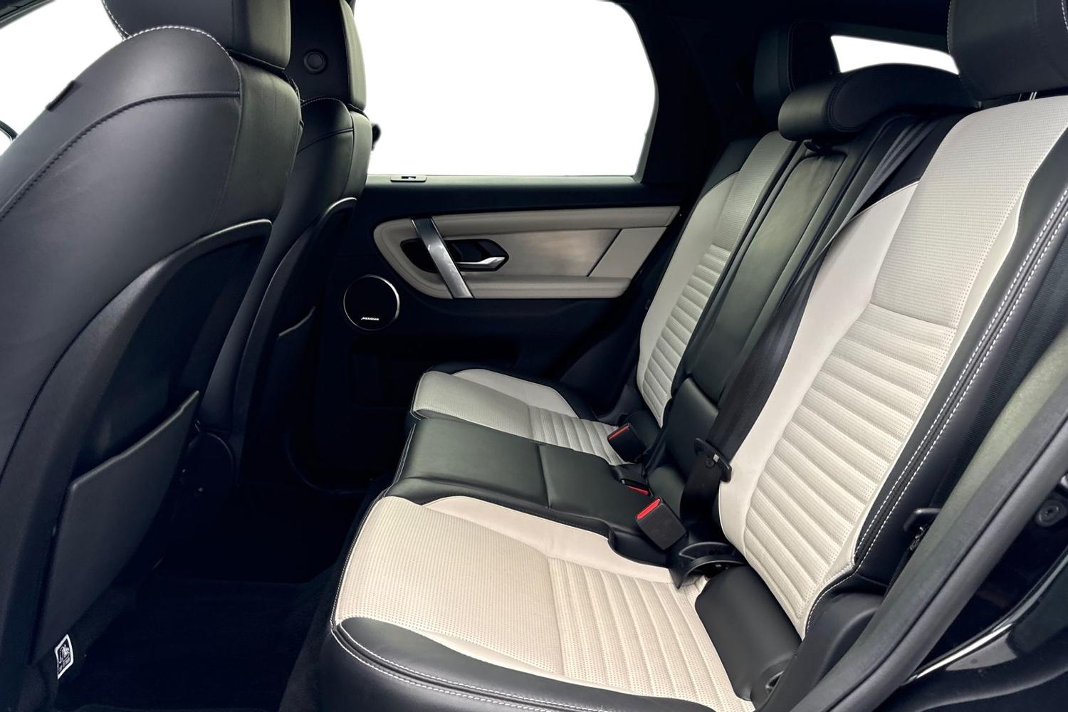 Used Land Rover Discovery Sport 2024 for sale - 76460946: Photo 4