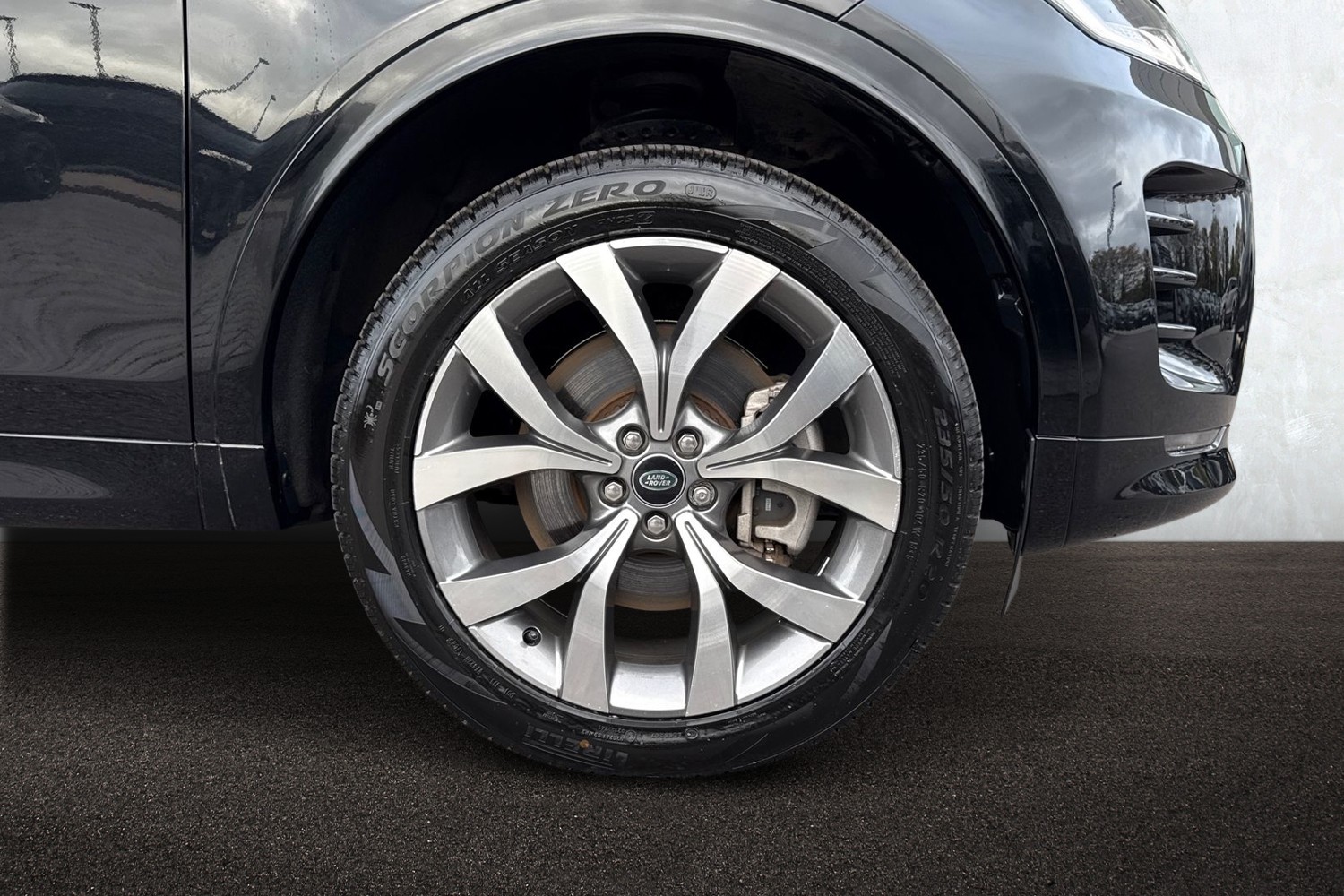 Used Land Rover Discovery Sport 2024 for sale - 76460946: Photo 9