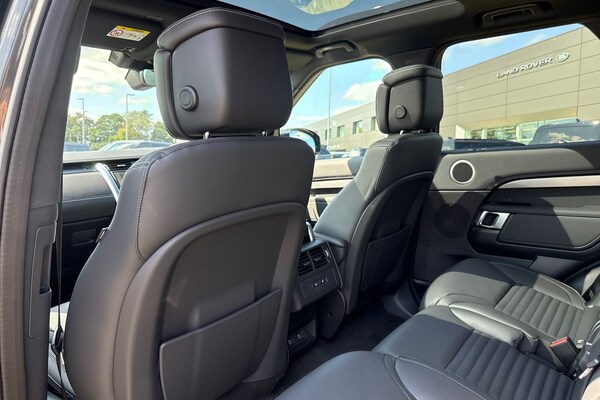 Used Land Rover Discovery 2025 for sale - 75786399: Photo 32