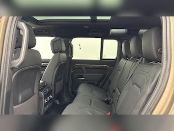 Used Land Rover Defender 2025 for sale - 78497545: Photo