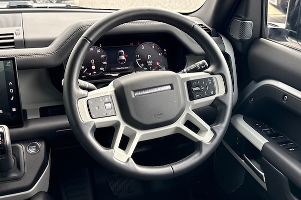 Used Land Rover Defender 110 2024 for sale - 76128550: Photo 16