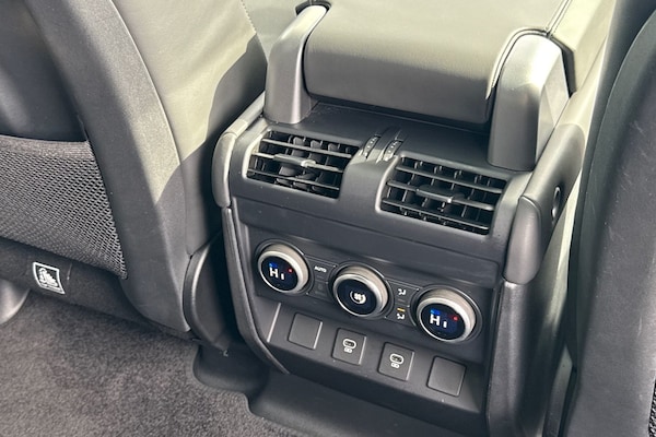 Used Land Rover Defender 110 2024 for sale - 76128550: Photo 19