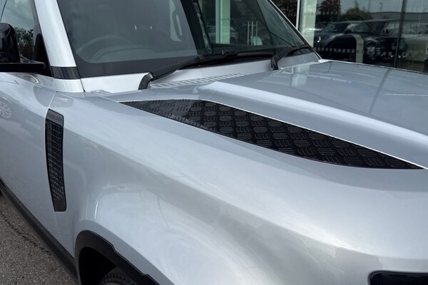 Used Land Rover Defender 110 2024 for sale - 76128550: Photo 21