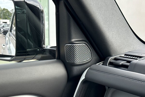 Used Land Rover Defender 110 2024 for sale - 76128550: Photo 24