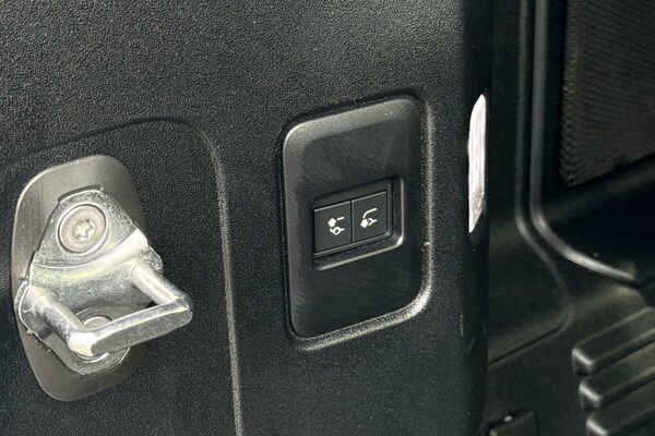 Used Land Rover Defender 110 2024 for sale - 76128550: Photo 27
