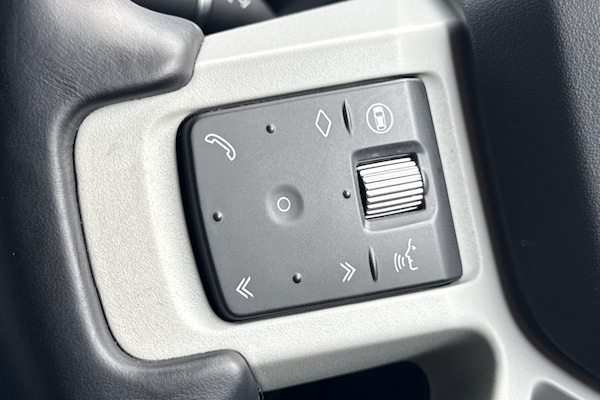 Used Land Rover Defender 110 2024 for sale - 76128550: Photo 29
