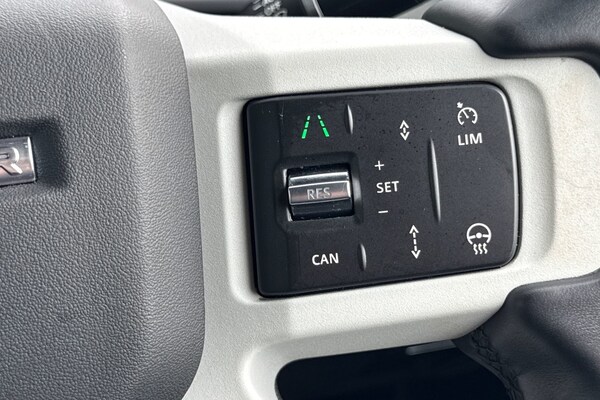 Used Land Rover Defender 110 2024 for sale - 76128550: Photo 30