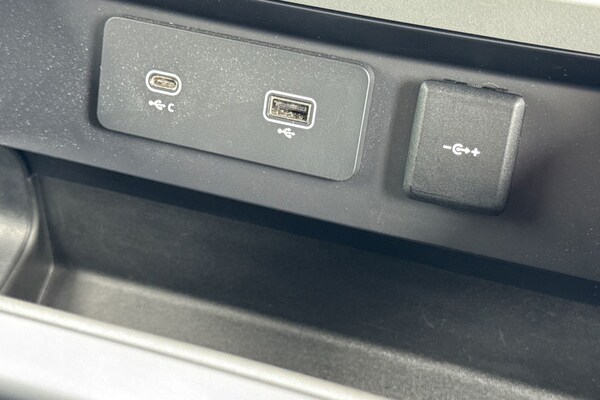 Used Land Rover Defender 110 2024 for sale - 76128550: Photo 31