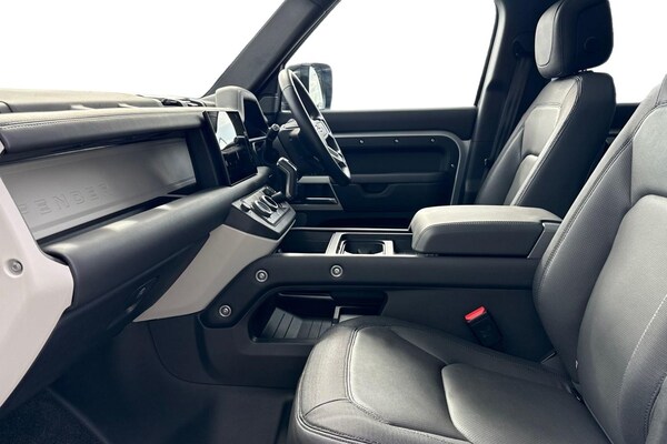 Used Land Rover Defender 110 2024 for sale - 76128550: Photo 3