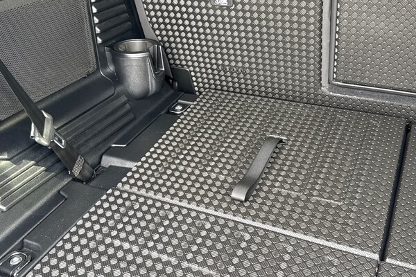 Used Land Rover Defender 110 2024 for sale - 76128550: Photo 41