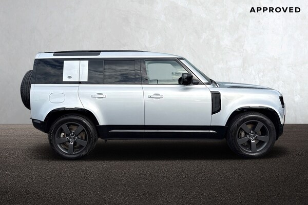 Used Land Rover Defender 110 2024 for sale - 76128550: Photo 6