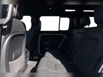 Used Land Rover Defender 110 2026 for sale - 78359389: Photo