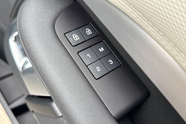 Used Land Rover Discovery 2025 for sale - 75787418: Photo 24