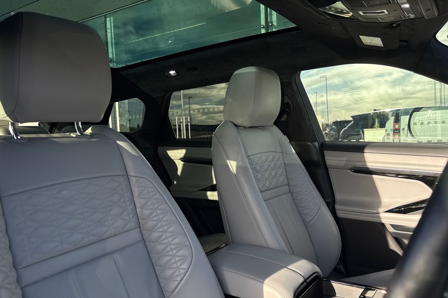 Used Land Rover Range Rover Evoque 2023 for sale - 76364597: Photo 22