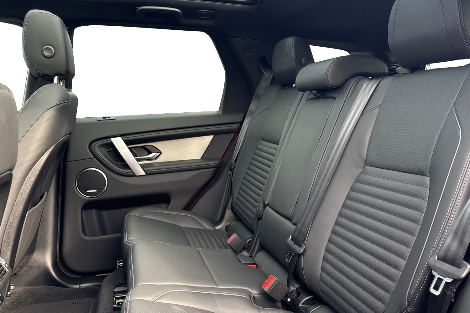 Used Land Rover Discovery Sport 2024 for sale - 76065334: Photo 4