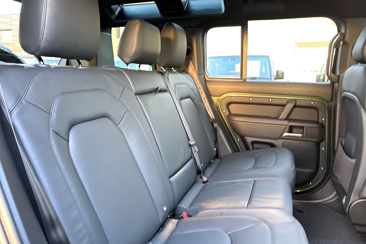 Used Land Rover Defender 110 2026 for sale - 78122406: Photo 12