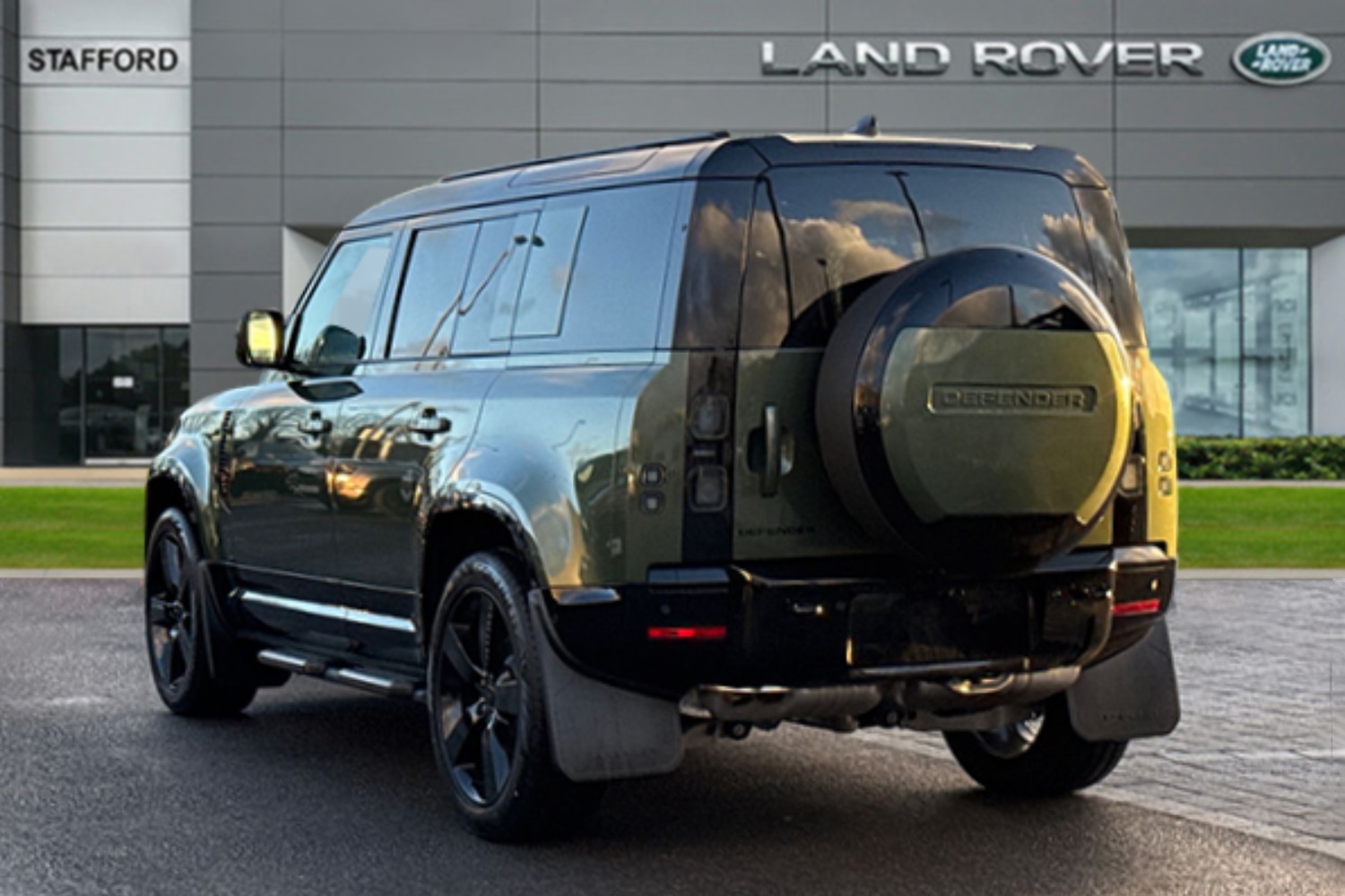 Used Land Rover Defender 110 2026 for sale - 78122406: Photo 2