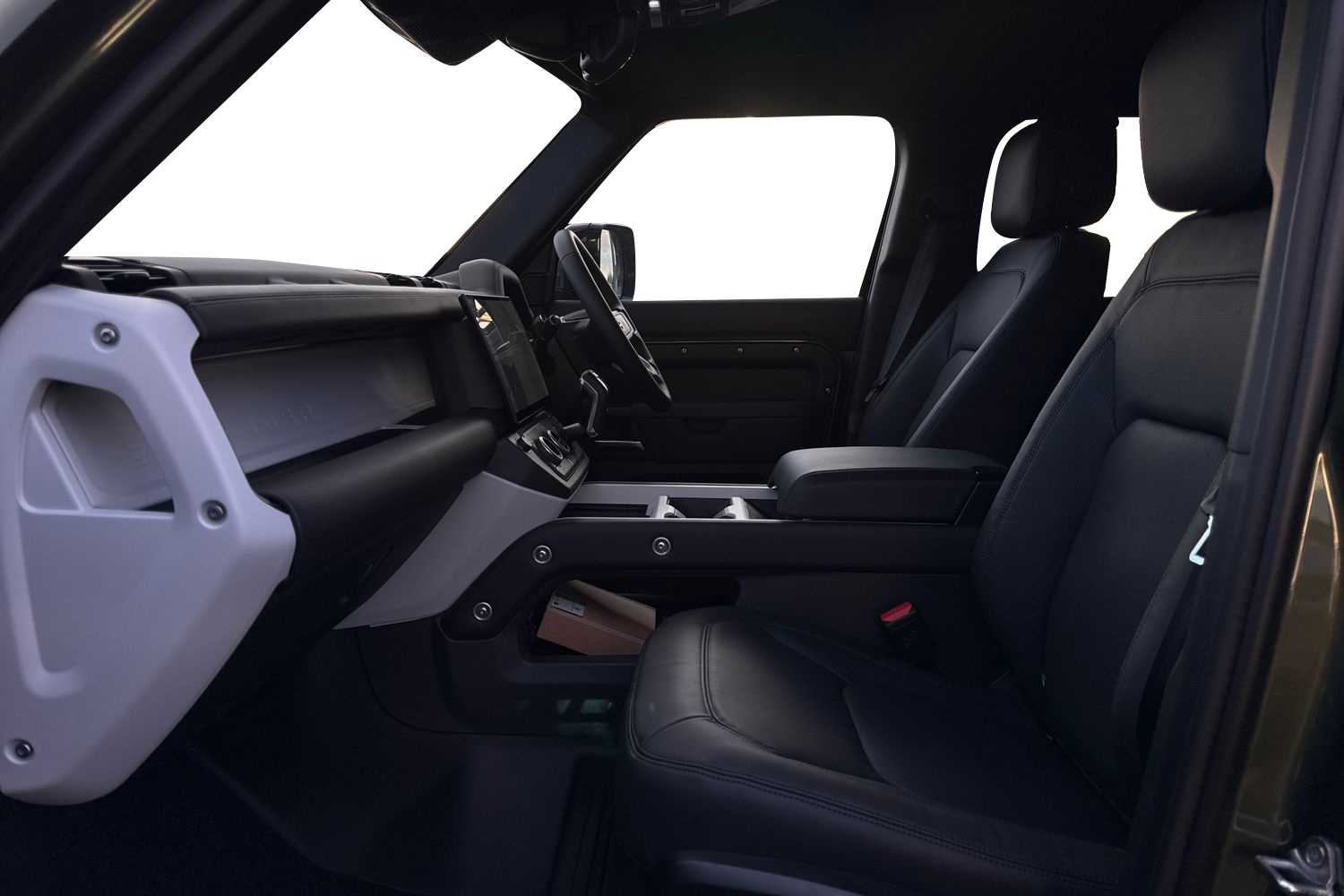 Used Land Rover Defender 110 2026 for sale - 78122406: Photo 3