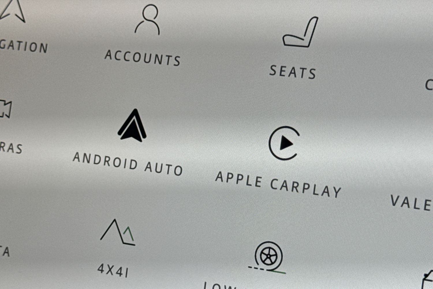 Used Land Rover Defender 110 2026 for sale - 78122406: Photo 34