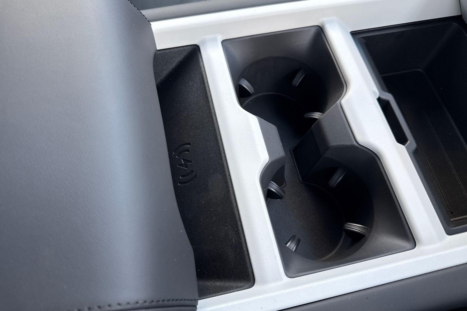 Used Land Rover Defender 110 2026 for sale - 78122406: Photo 46