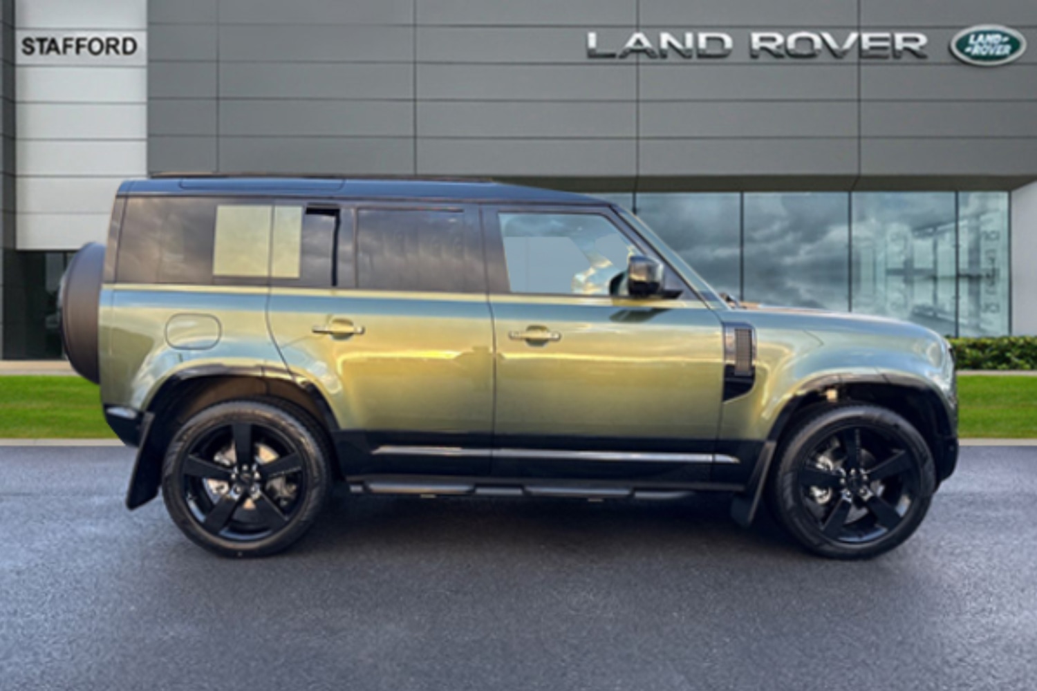 Used Land Rover Defender 110 2026 for sale - 78122406: Photo 5