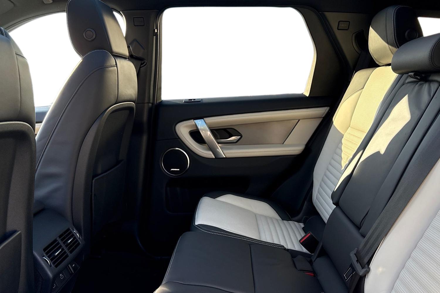 Used Land Rover Discovery Sport 2024 for sale - 76789559: Photo 4