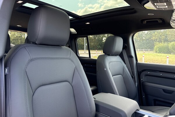 Used Land Rover Defender 110 2025 for sale - 75787728: Photo 10
