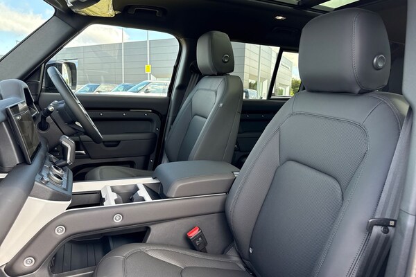 Used Land Rover Defender 110 2025 for sale - 75787728: Photo 11