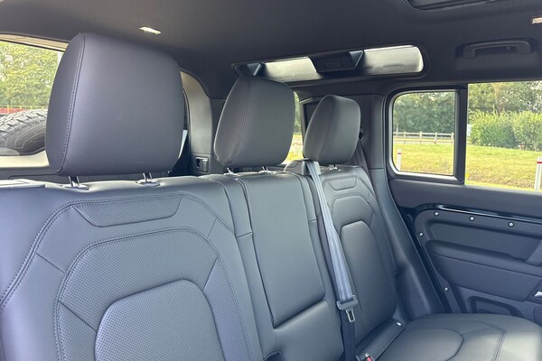 Used Land Rover Defender 110 2025 for sale - 75787728: Photo 12