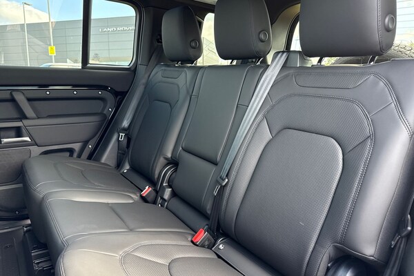 Used Land Rover Defender 110 2025 for sale - 75787728: Photo 13